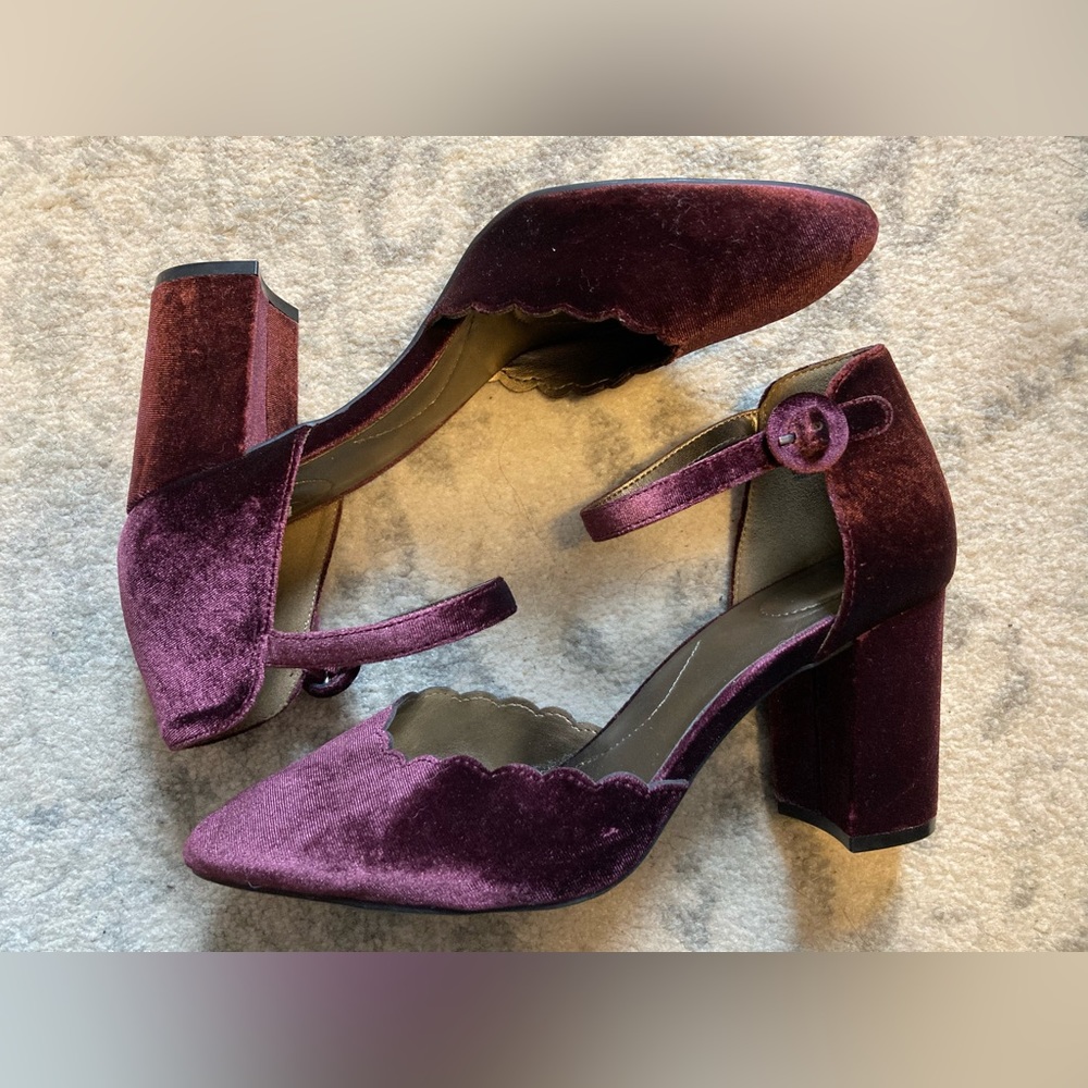 Bandolino Purple Velvet Pumps 9.5